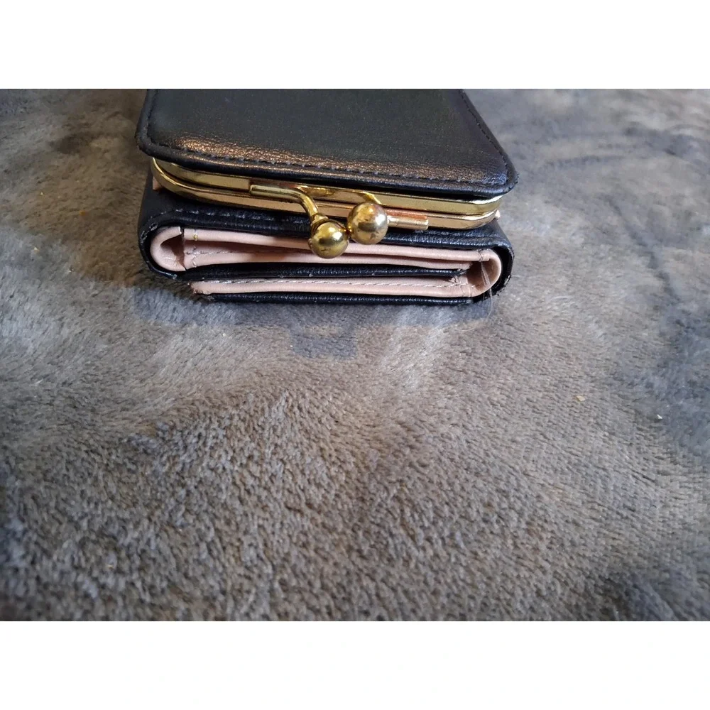 Black Folding Women's Wallet Gold Tone Bee Accent Coin Pocket Animal Theme - Picture 7 of 16